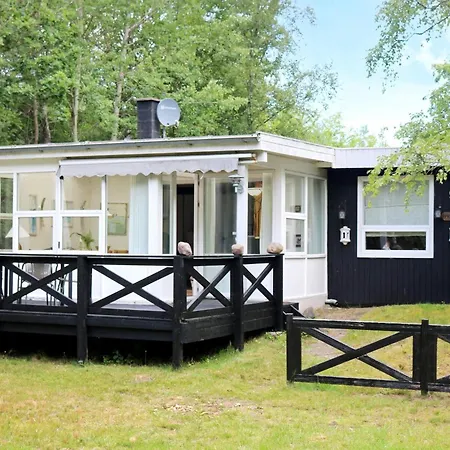 6 Person Holiday Home In Hadsund-By Traum